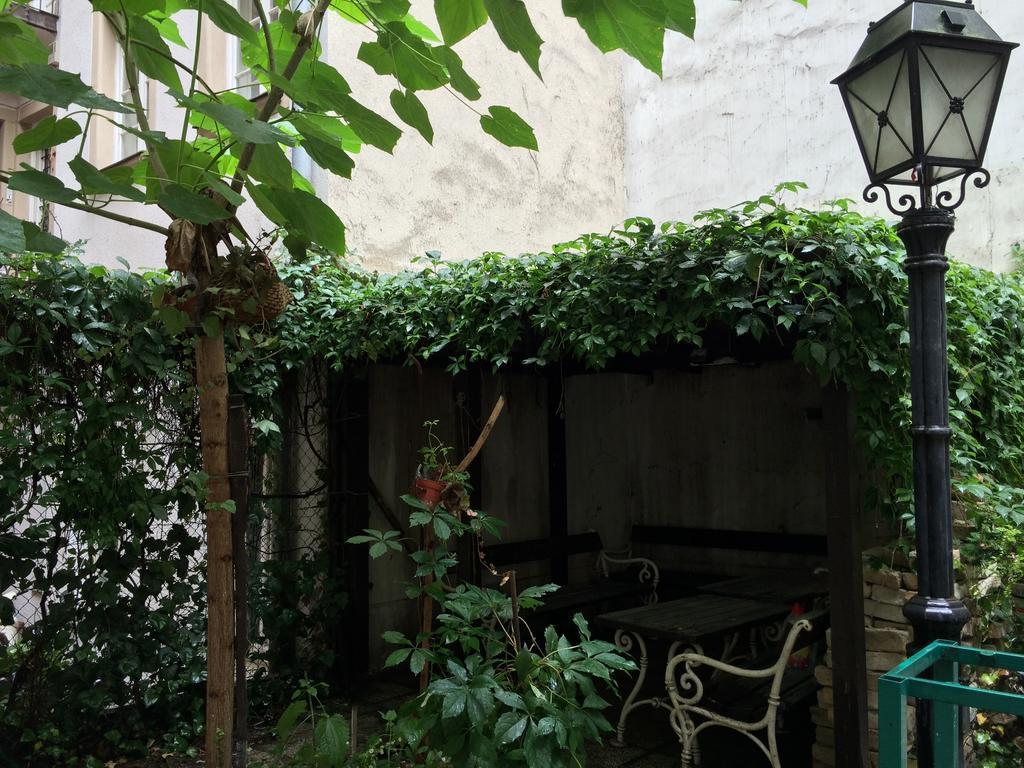 Oasis Of Downtown Apartment Budapest Exterior photo